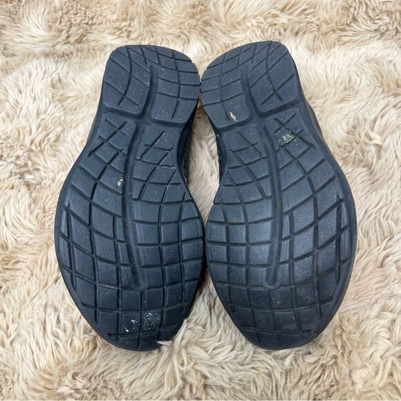 OOFOS Gray Slip-On Athletic Shoes - Picture 7 of 8